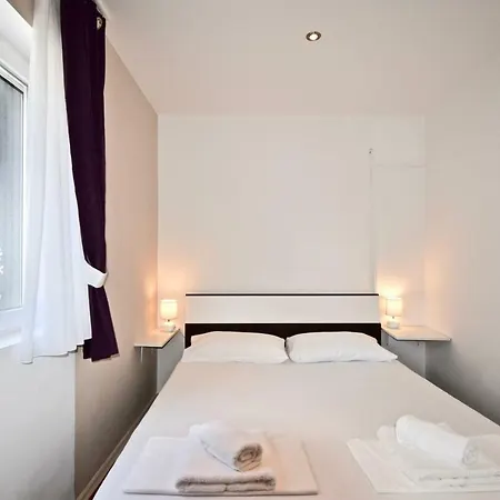With Spacious Terrace / 2 Bedrooms Pula