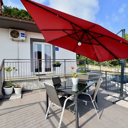 With Spacious Terrace / 2 Bedrooms Pula