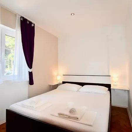 Apartment With Spacious Terrace / 2 Bedrooms