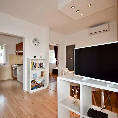 With Spacious Terrace / 2 Bedrooms Apartment