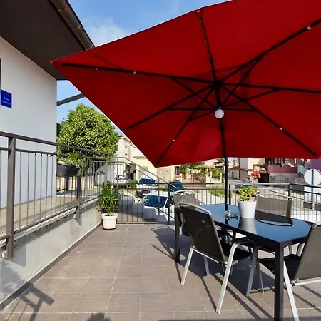 アパート With Spacious Terrace / 2 Bedrooms *